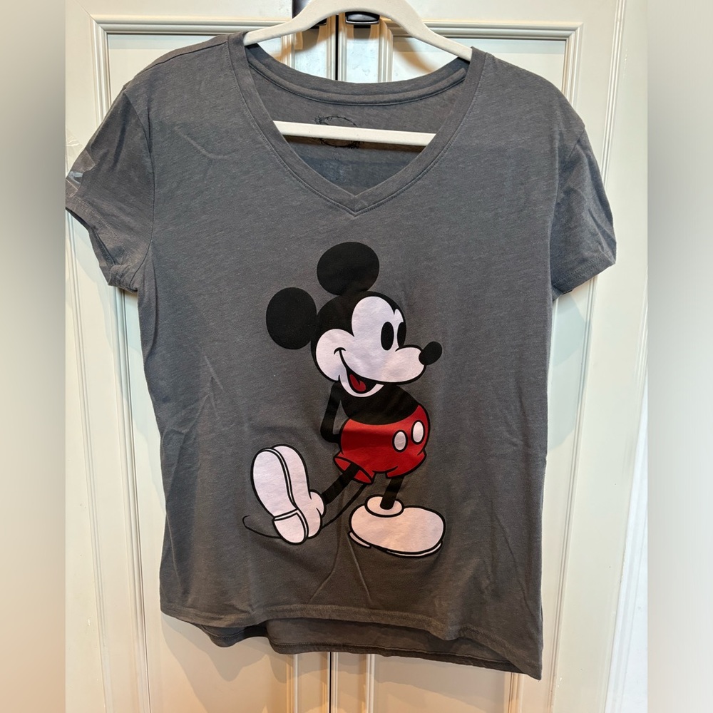 Women’s grey Mickey Mouse xl tee shirt worn once smoke free home